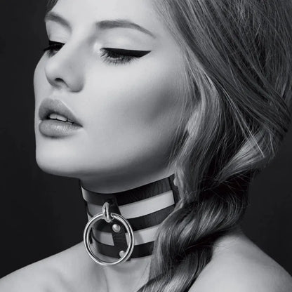 Accessoire - Bijoux Pour Toi - Collier avec Anneau et Triple Lanières Bijoux pour toi Sensations plus