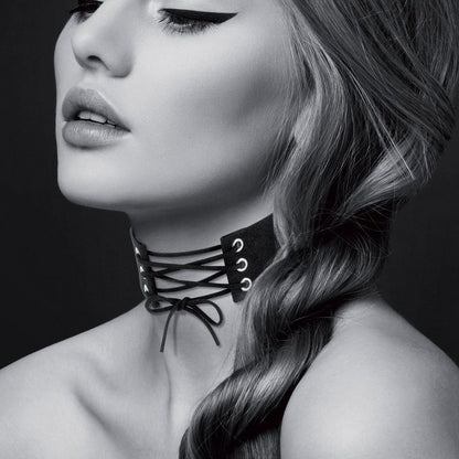 Collier Ras de Cou Fetish Laçage - Bijoux Pour Toi | Similicuir Noir Ajustable & Sexy Bijoux pour toi Sensations plus