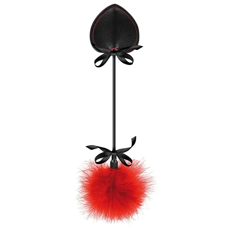 Cravache 2-en-1 BDSM - Sweet Caress | Tapette Cœur Noir & Plumeau Duvet Rouge Sweet Caress Sensations plus