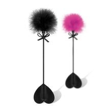 Cravache BDSM 2-en-1 - Sweet Caress | Tapette Cœur & Plumeau Noir ou Rose Sweet Caress Sensations plus