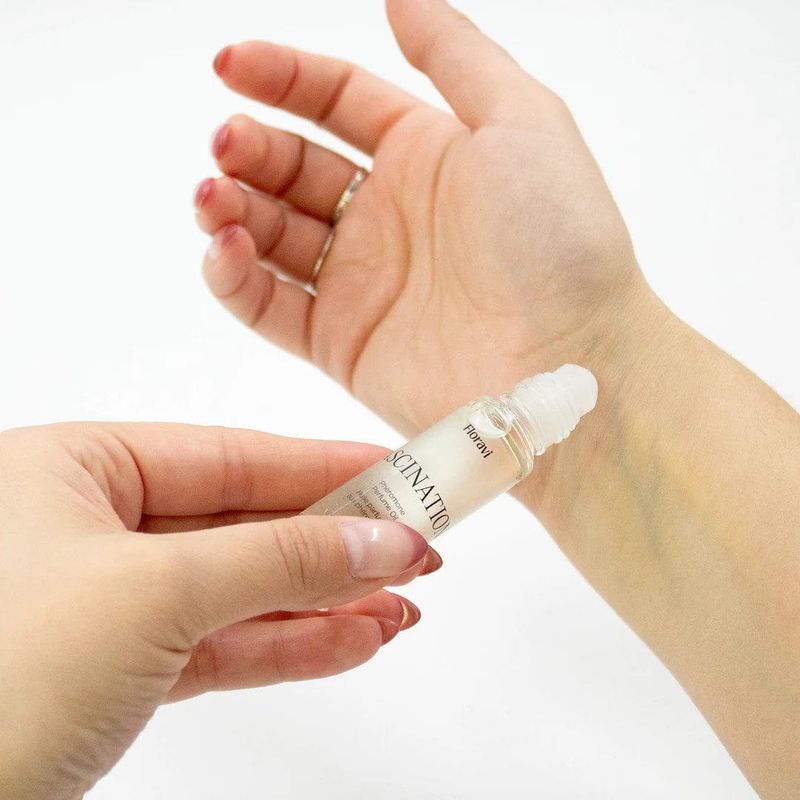 Huile Parfumée aux Phéromones - Floravi Fascination | Unisexe & Séduction Floravi Sensations plus