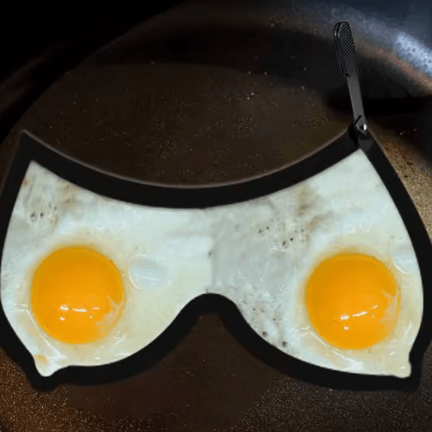 Moule à Œufs Sexy en Forme de Seins - Boobie Egg Fryer | Petit-Déjeuner Drôle & Coquin Hott Products Sensations plus
